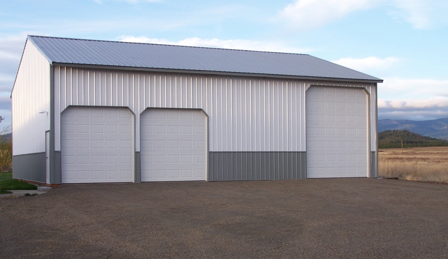 What to Consider in a Post Frame Garage Door